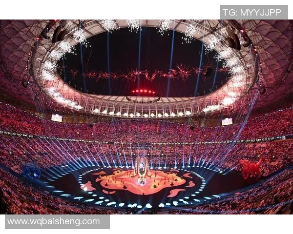 当绿茵场上的巨星邂逅新闻界的女神爱情故事的奇妙旅程