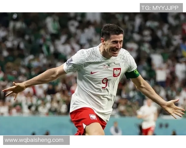 莱万多夫斯基:波兰足球明星的辉煌历程与传奇成就解析 莱万多夫斯基:波兰足球明星的辉煌历程与传奇成就解析