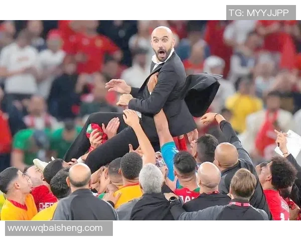 足球明星头上戴的神秘饰品背后隐藏的故事与文化意义解析 足球明星头上戴的神秘饰品背后隐藏的故事与文化意义解析